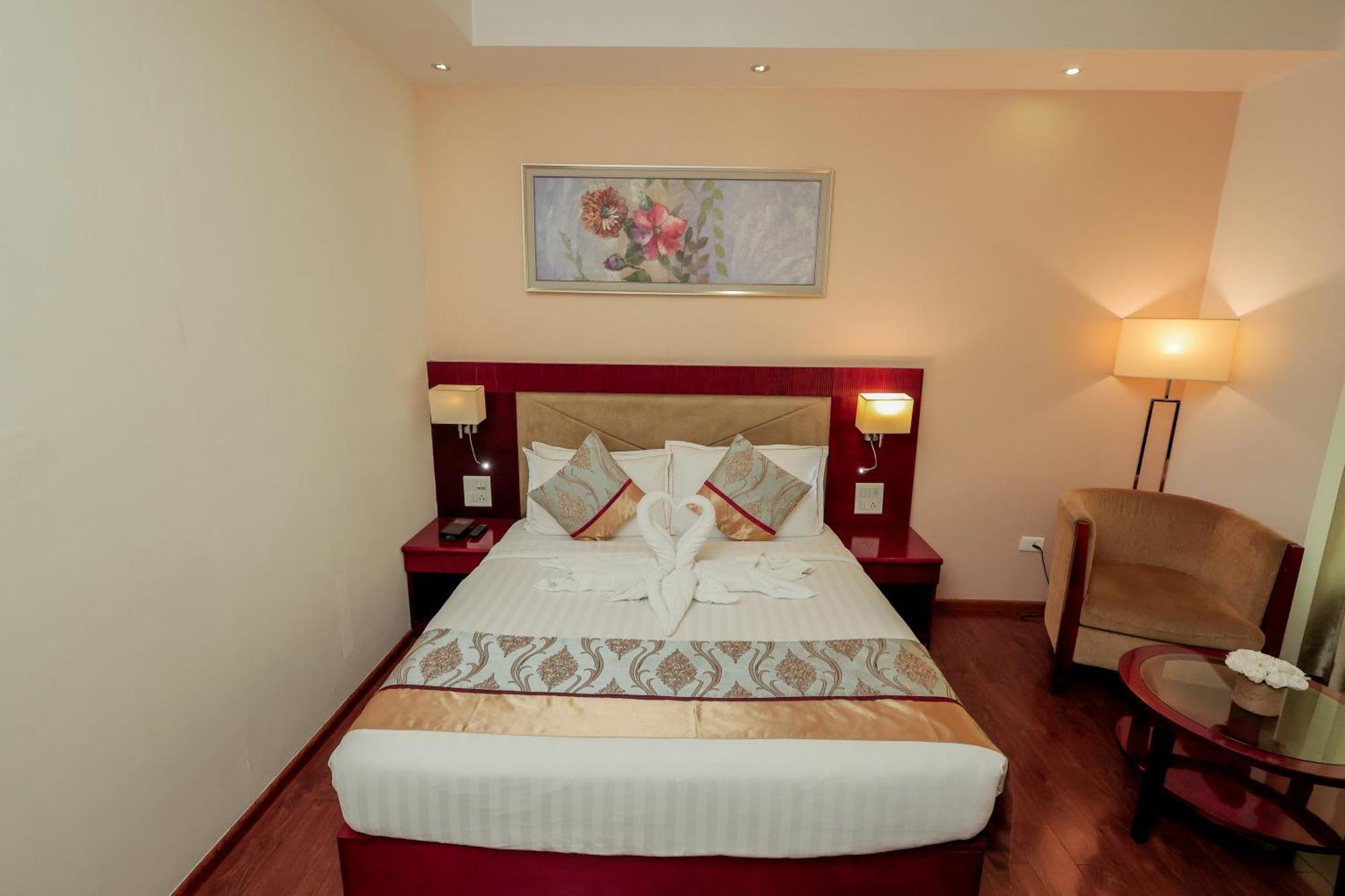Bravura Gold Resort Meerut Buitenkant foto